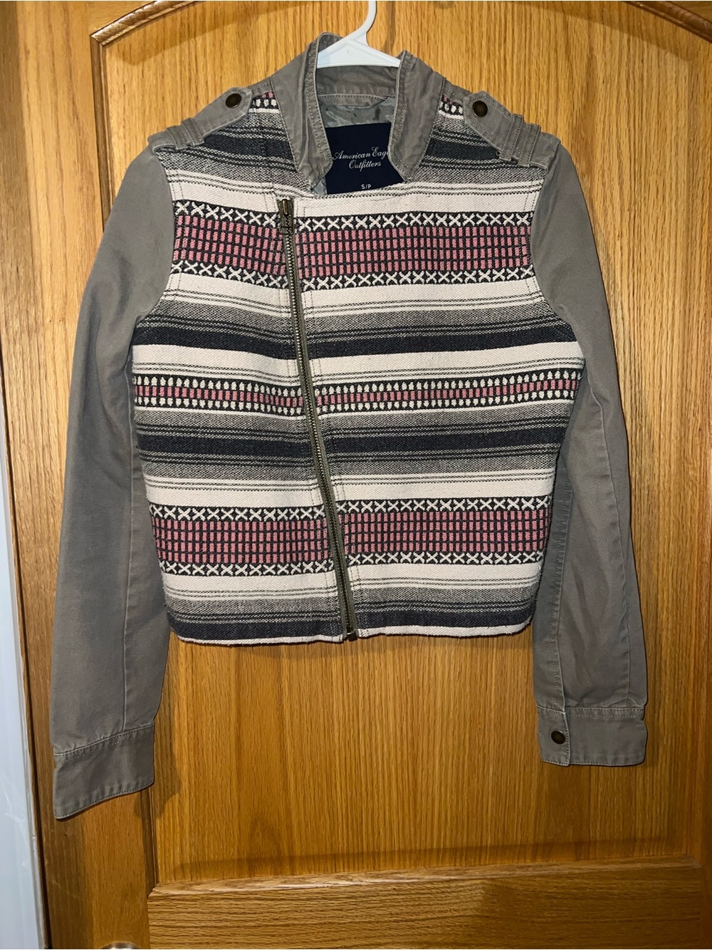 Vintage American Eagle Outfitters Gray Sleeve Aztec-Pattern Moto Jacket